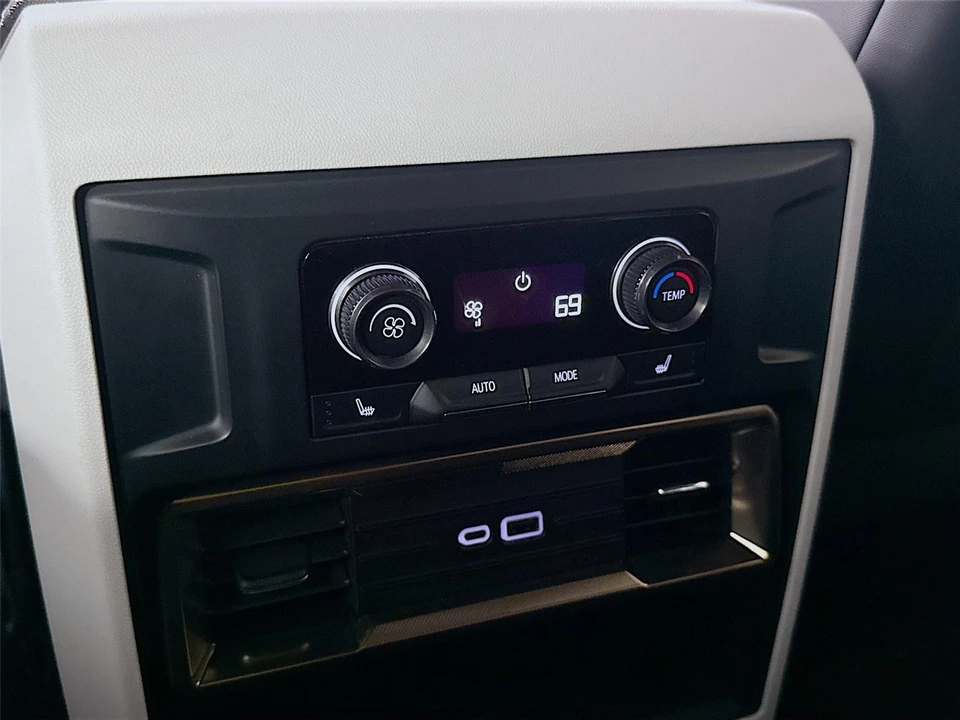 2024 GMC Hummer EV - Image 17 of 21