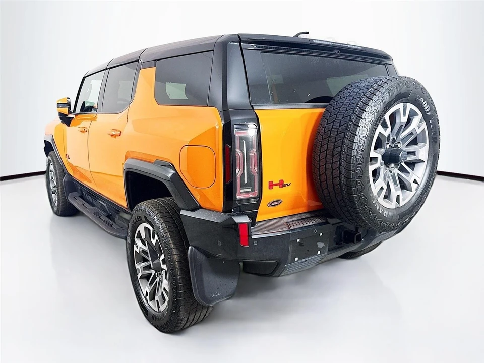 2024 GMC Hummer EV - Image 10 of 14