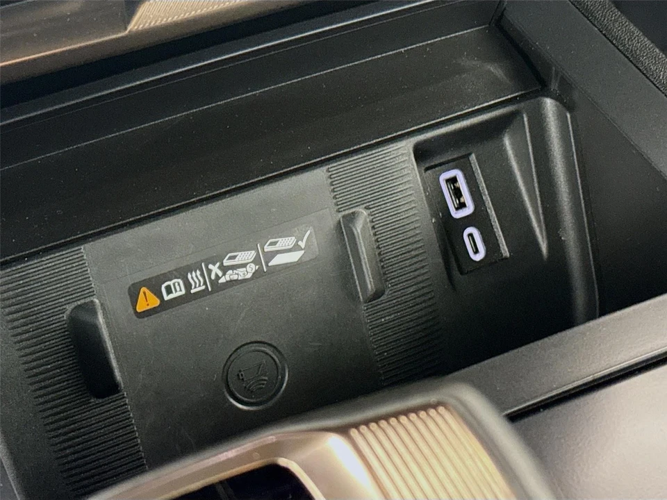2024 GMC Hummer EV - Image 15 of 21