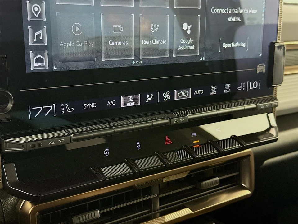 2024 GMC Hummer EV - Image 13 of 21