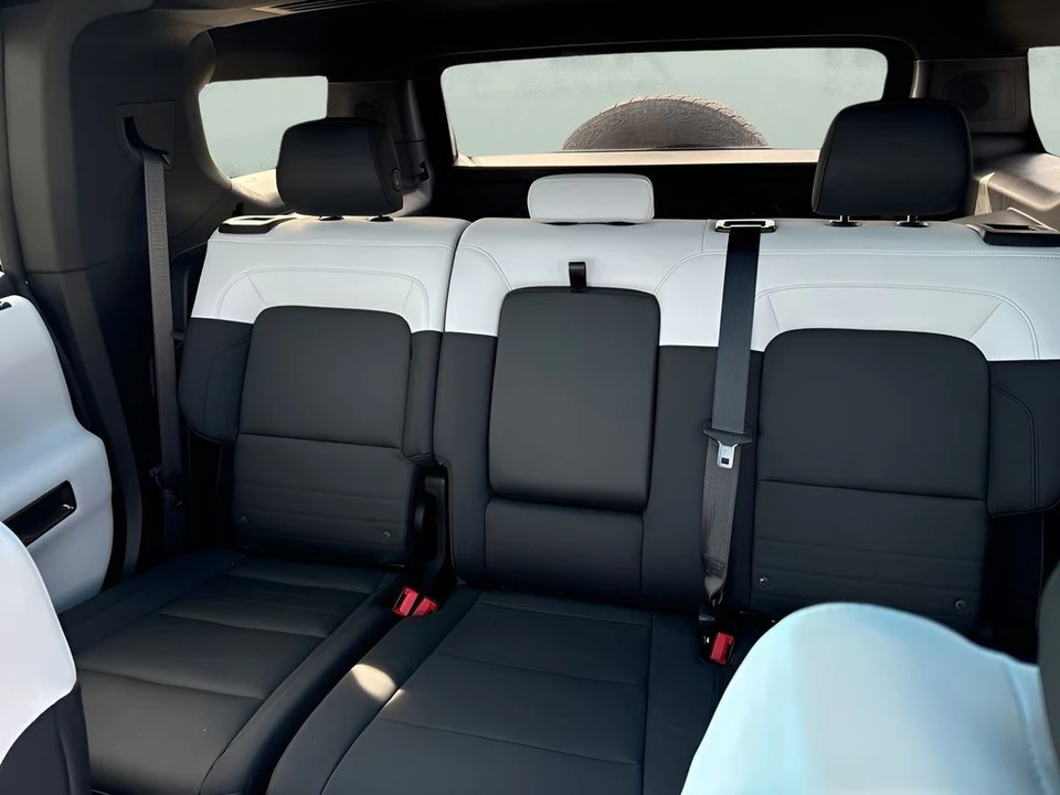 2024 GMC Hummer EV - Image 12 of 15