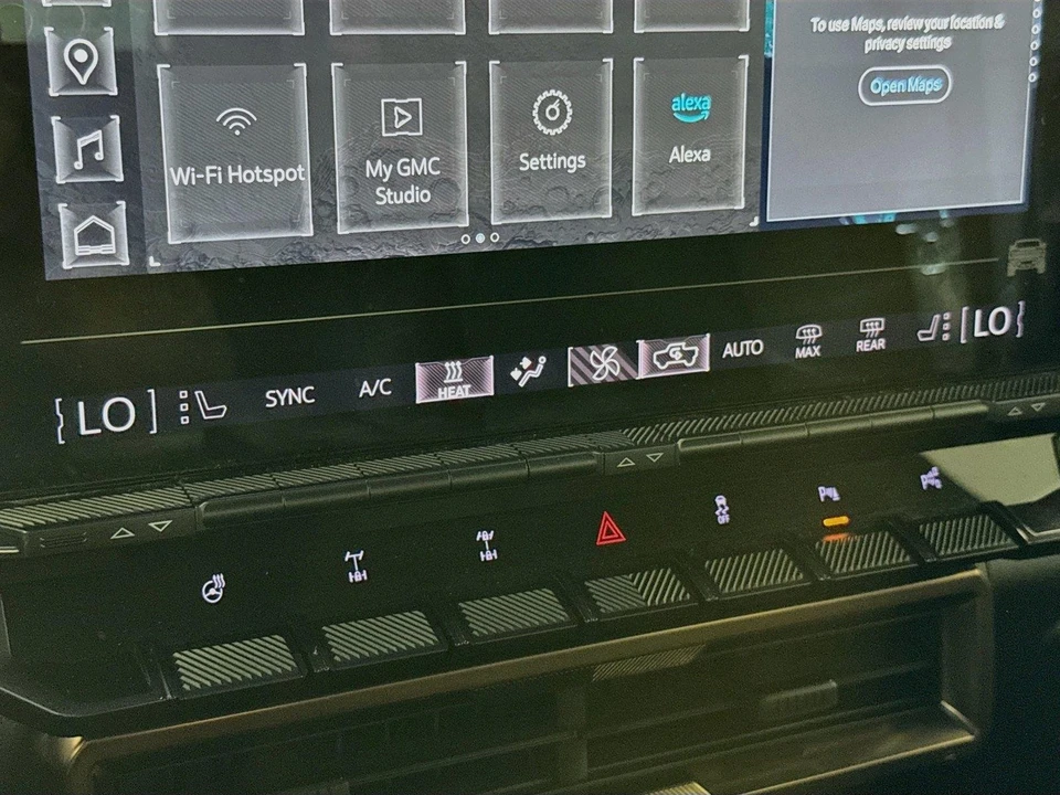 2024 GMC Hummer EV - Image 21 of 30