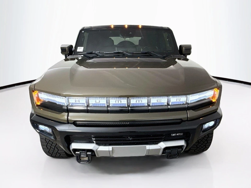 2024 GMC Hummer EV - Image 10 of 30
