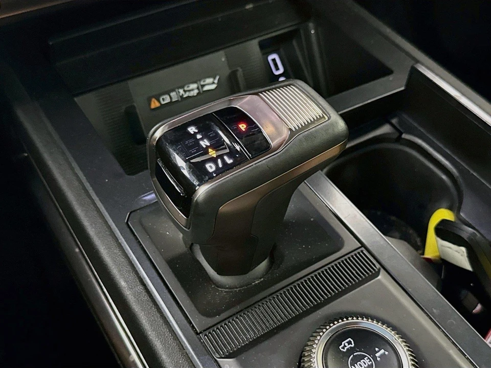 2024 GMC Hummer EV - Image 22 of 30