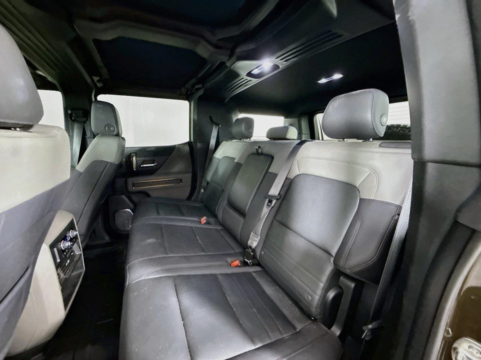 2024 GMC Hummer EV - Image 23 of 30