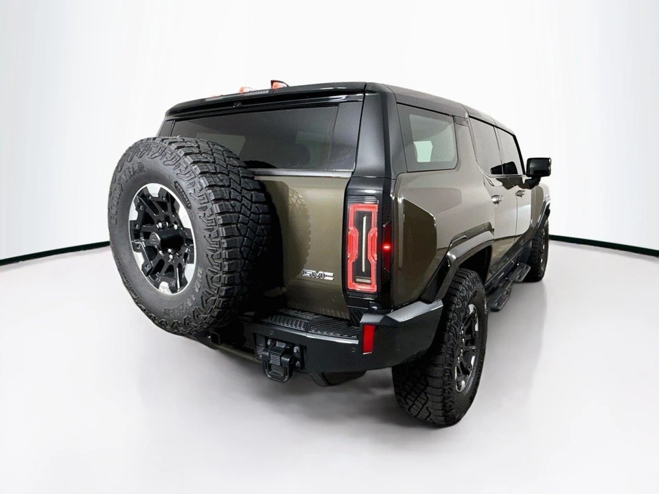 2024 GMC Hummer EV - Image 6 of 30