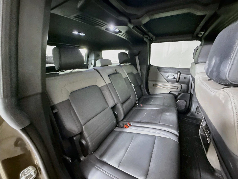 2024 GMC Hummer EV - Image 24 of 30