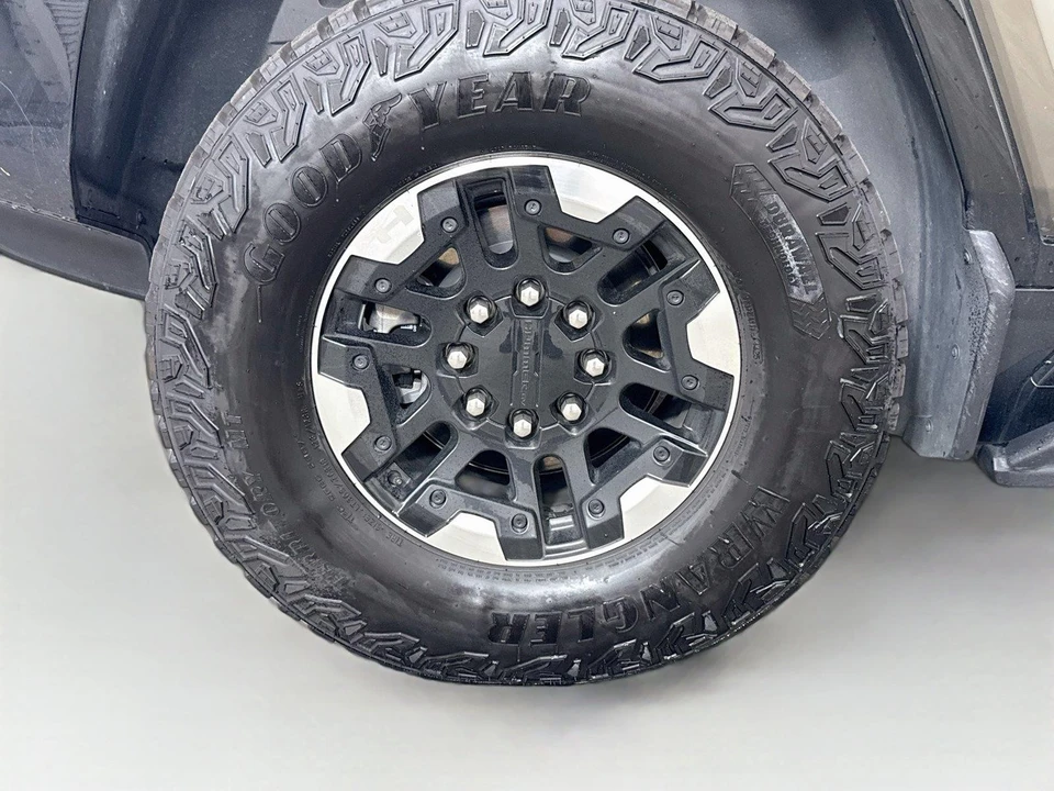 2024 GMC Hummer EV - Image 29 of 30