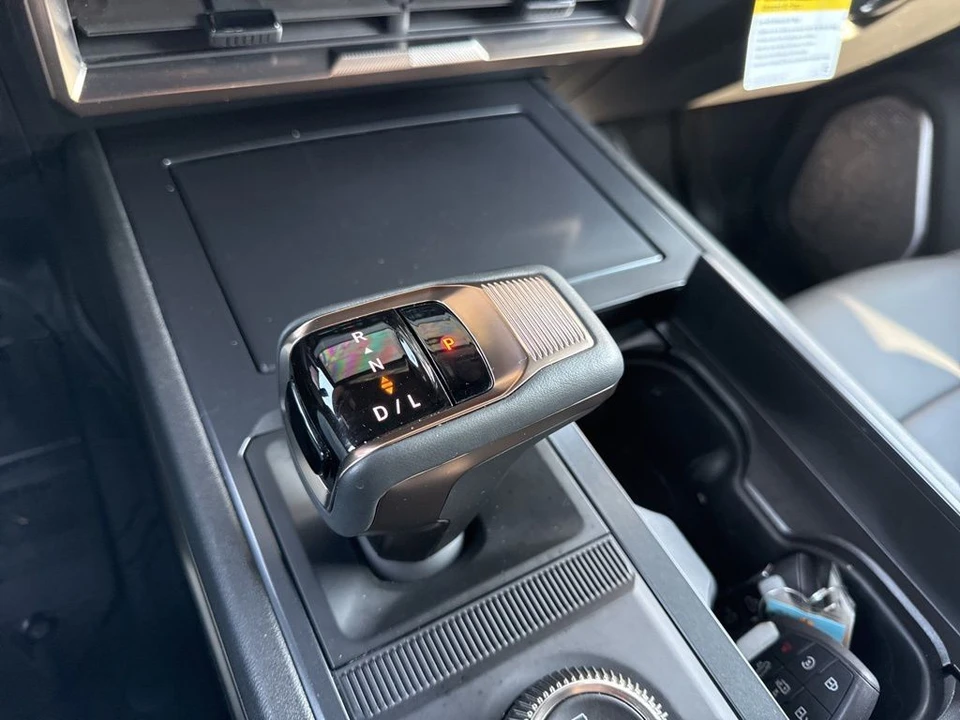 2024 GMC Hummer EV - Image 18 of 21