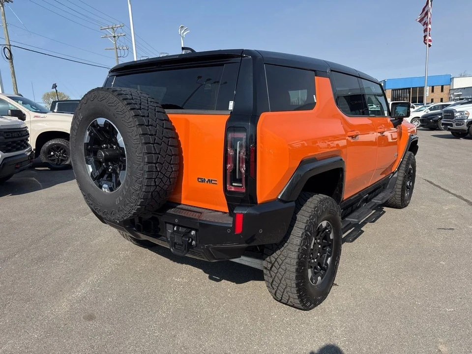2024 GMC Hummer EV - Image 5 of 21