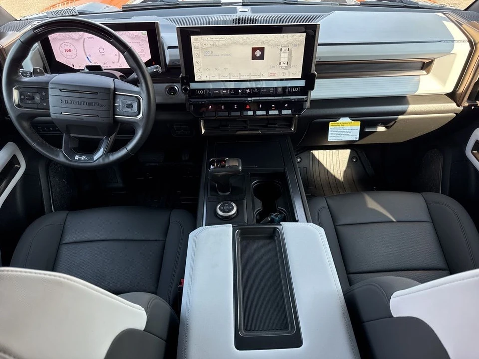 2024 GMC Hummer EV - Image 14 of 21