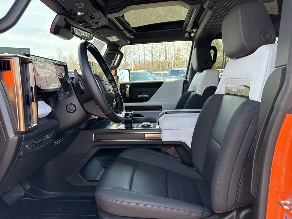 2024 GMC Hummer EV - Image 9 of 21