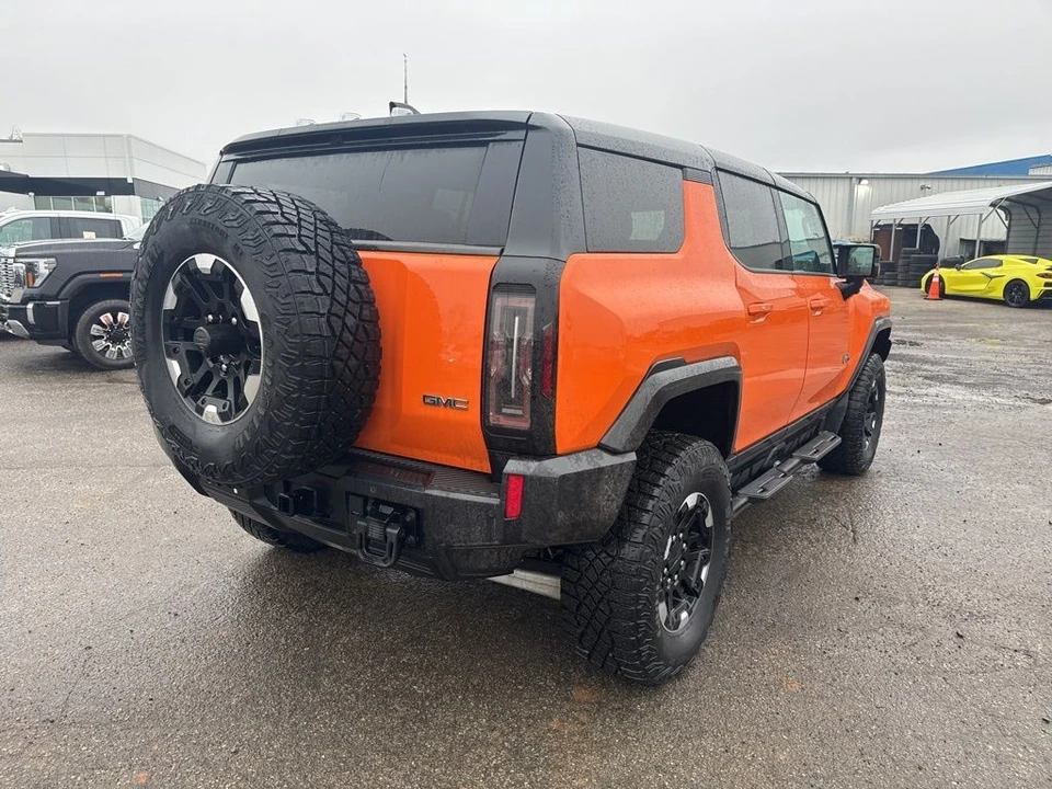 2024 GMC Hummer EV - Image 3 of 8