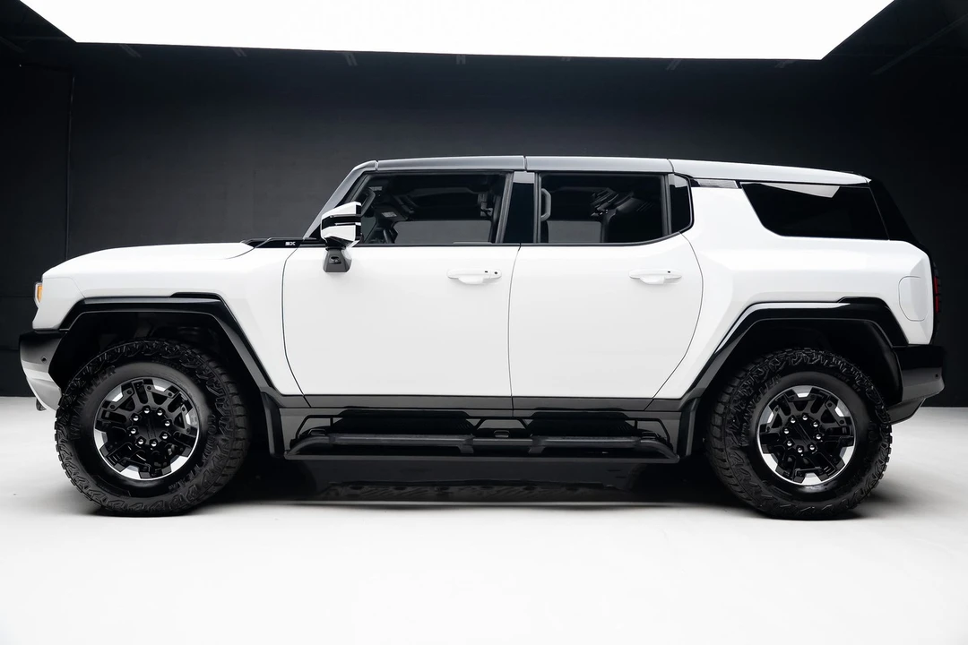 2024 GMC Hummer EV - Image 18 of 21
