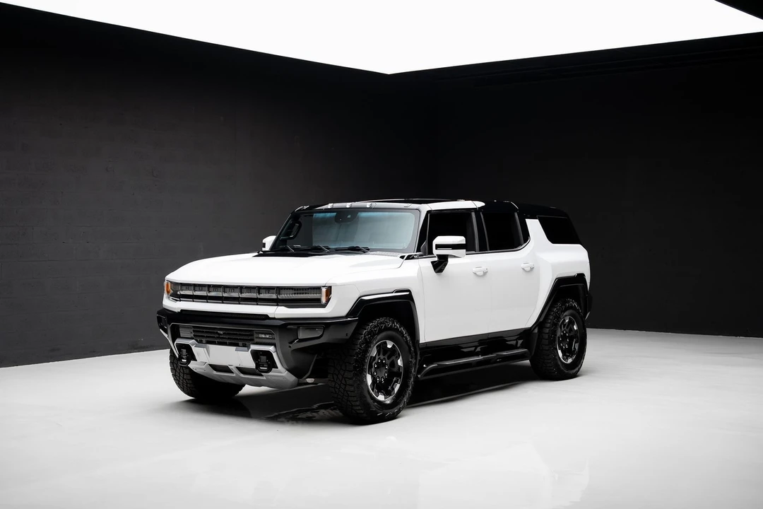 2024 GMC Hummer EV - Image 4 of 21