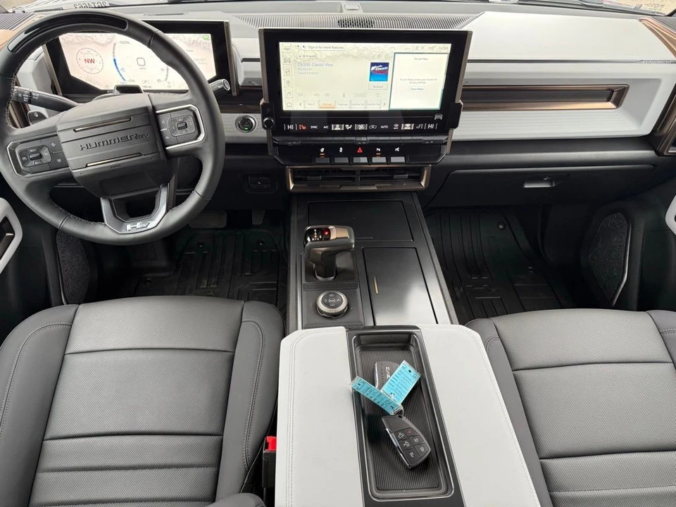 2024 GMC Hummer EV - Image 16 of 21