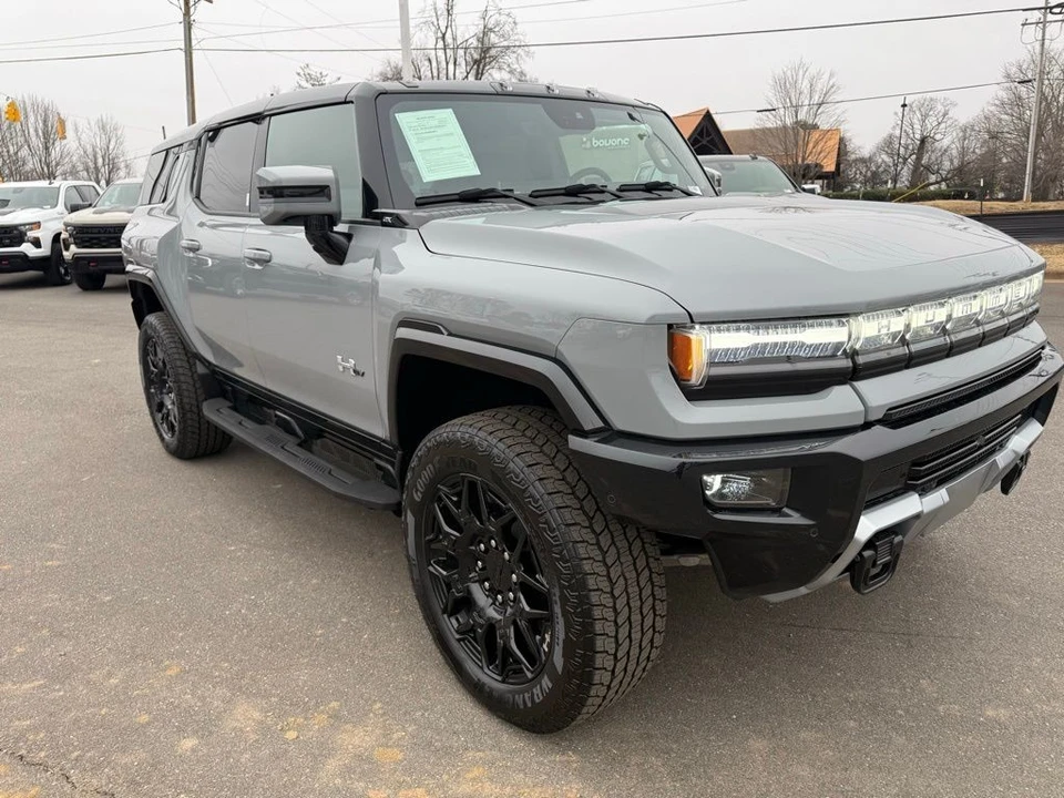 2024 GMC Hummer EV - Image 7 of 12