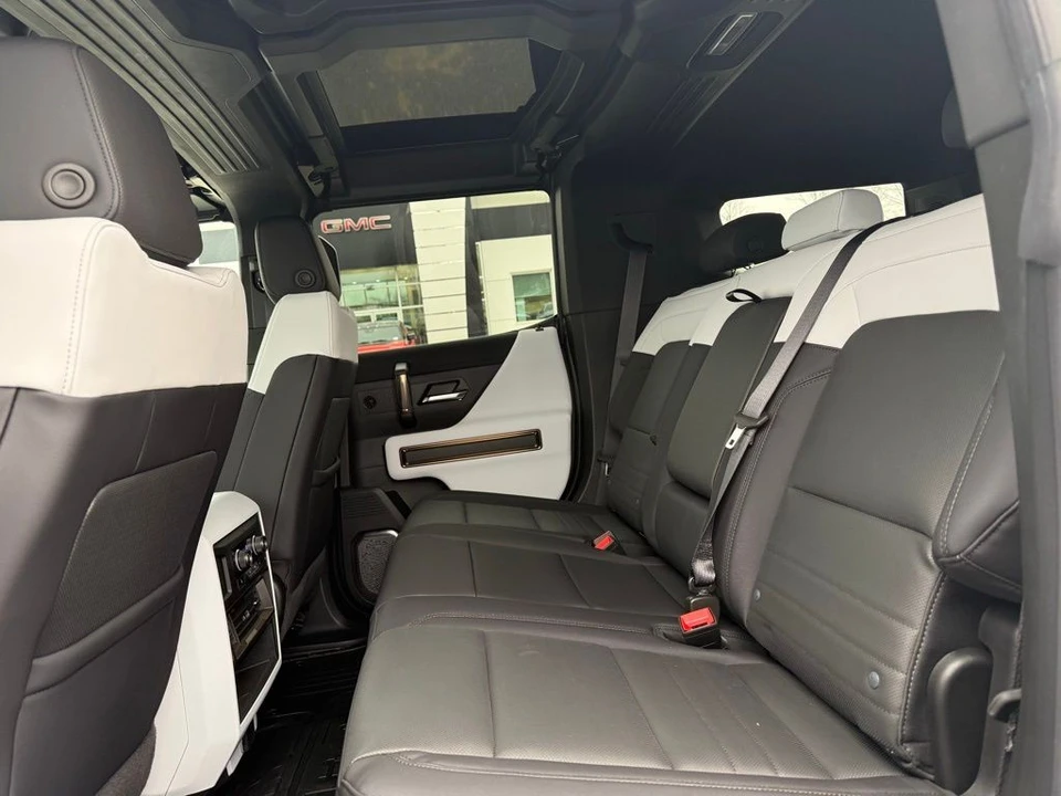 2024 GMC Hummer EV - Image 14 of 21