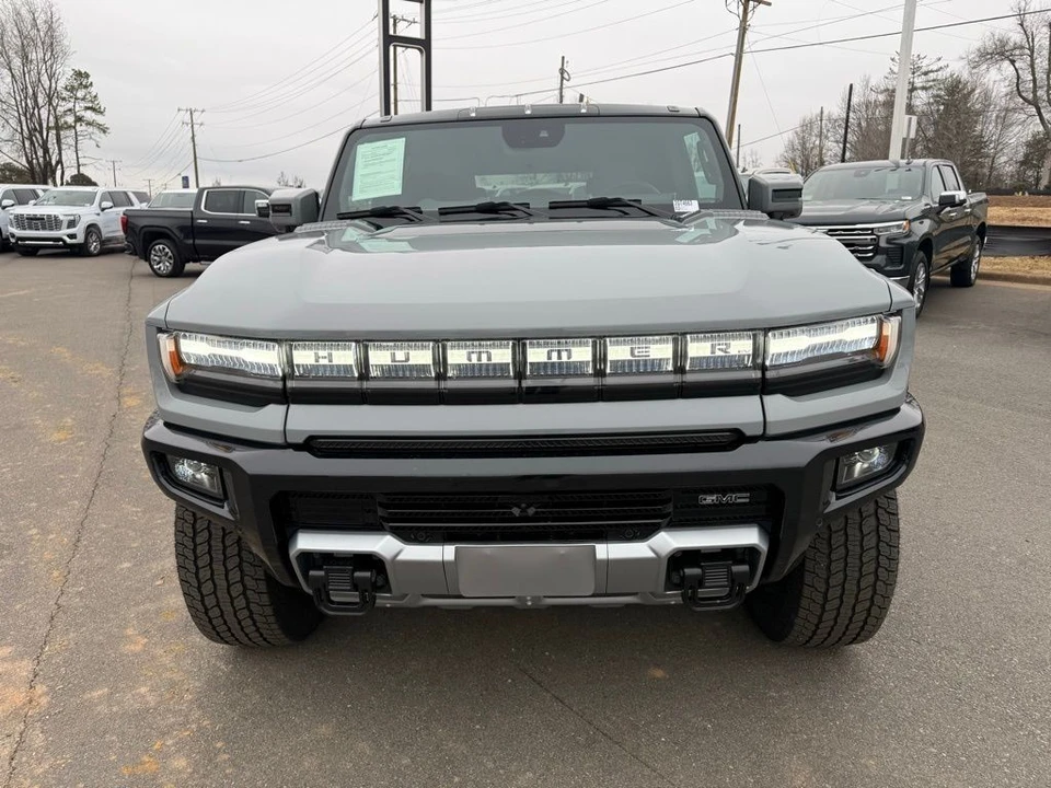 2024 GMC Hummer EV - Image 8 of 21