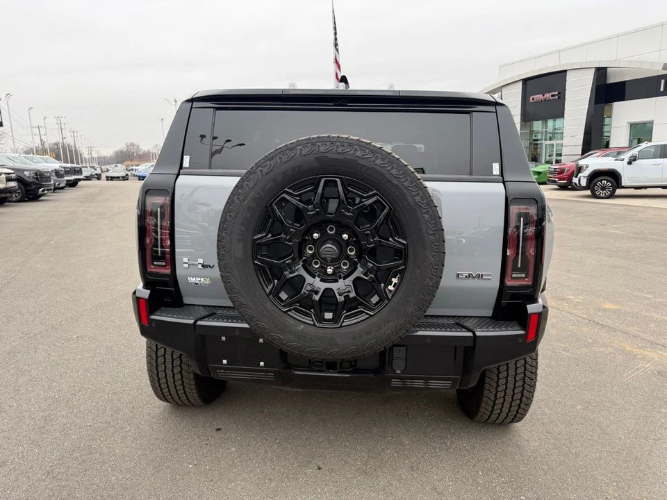 2024 GMC Hummer EV - Image 4 of 12