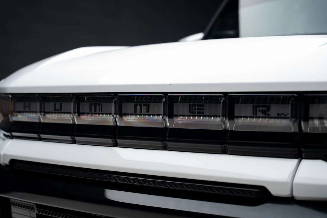 2024 GMC Hummer EV - Image 15 of 21