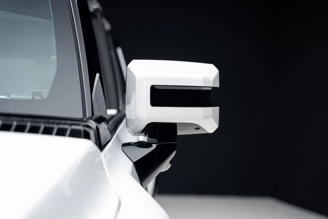 2024 GMC Hummer EV - Image 18 of 21