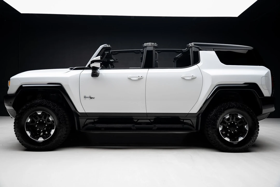 2024 GMC Hummer EV - Image 20 of 21