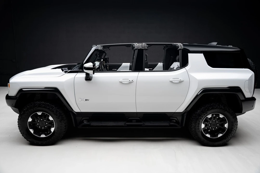 2024 GMC Hummer EV - Image 19 of 21