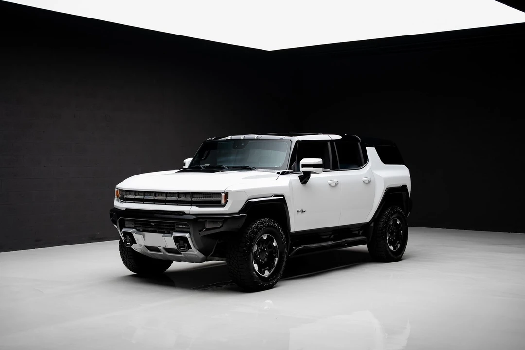 2024 GMC Hummer EV - Image 4 of 21