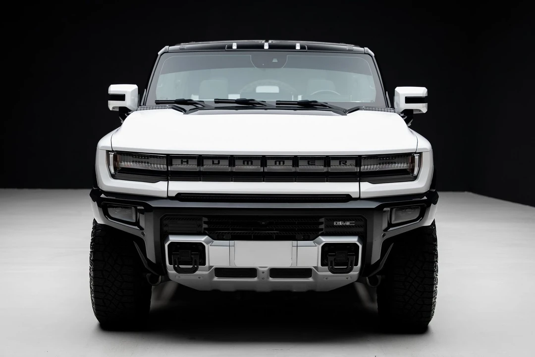 2024 GMC Hummer EV - Image 9 of 21