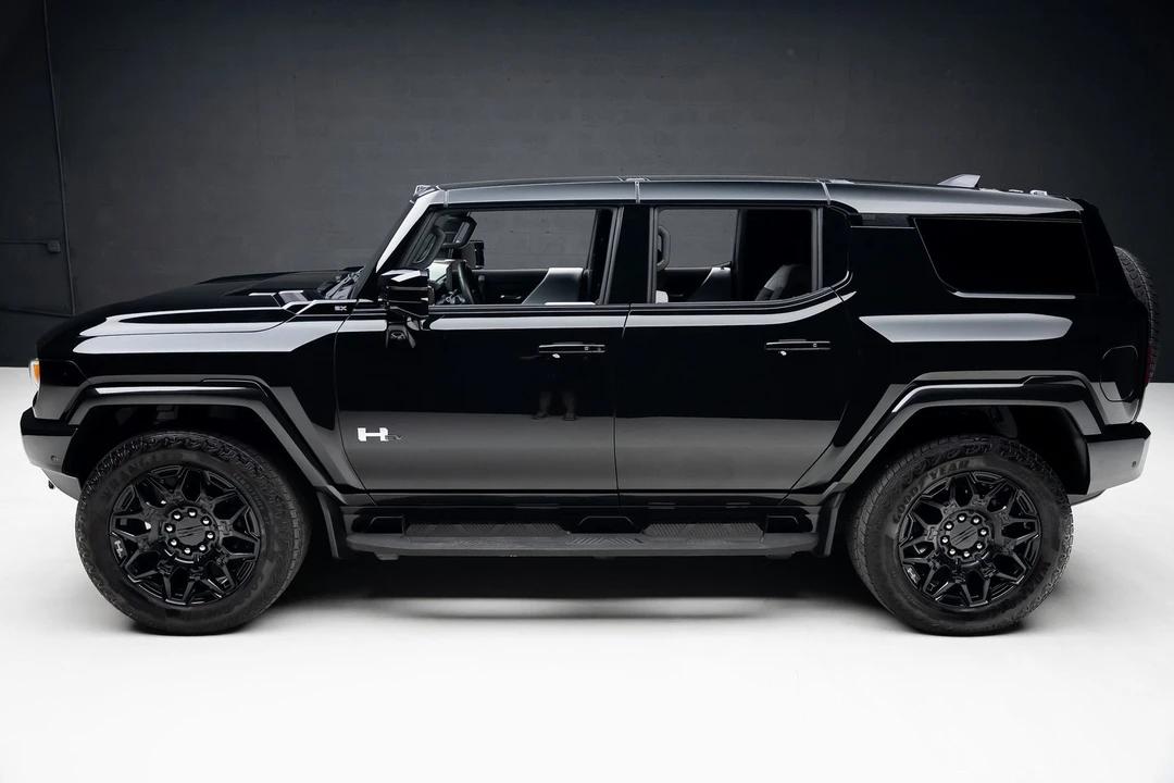 2024 GMC Hummer EV - Image 13 of 21