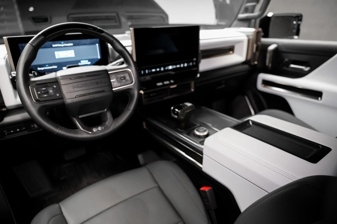 2024 GMC Hummer EV - Image 2 of 12