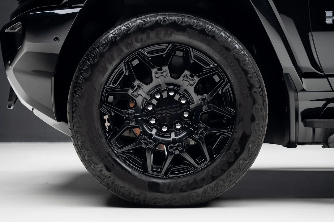 2024 GMC Hummer EV - Image 16 of 21