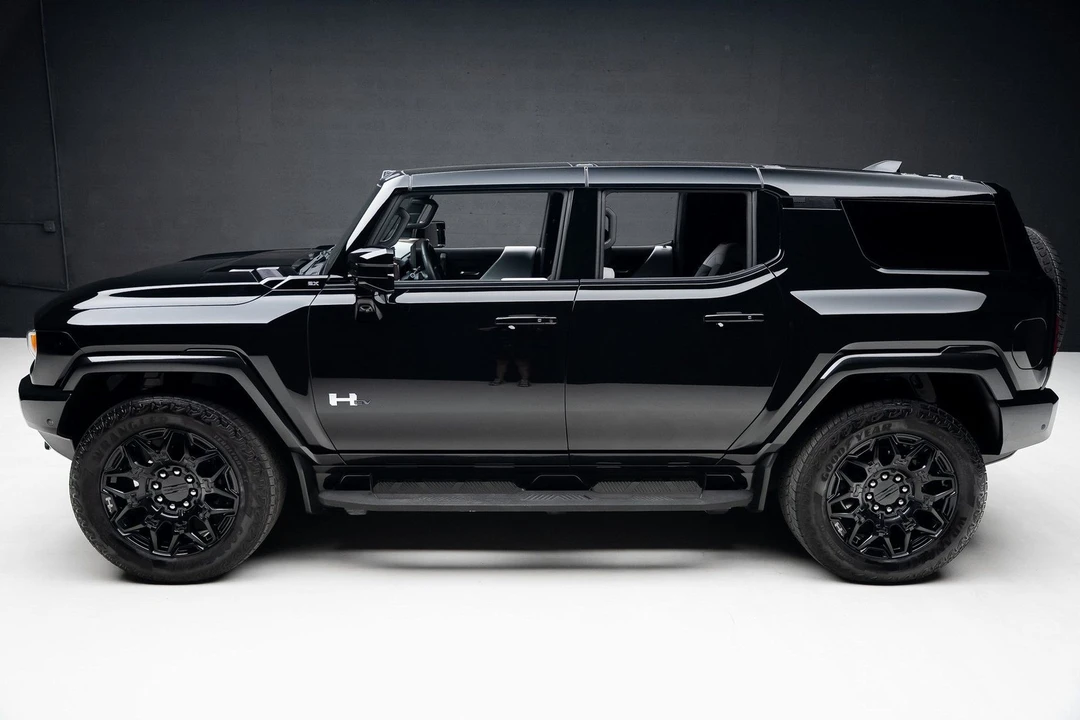 2024 GMC Hummer EV - Image 13 of 21