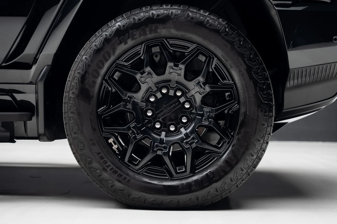 2024 GMC Hummer EV - Image 18 of 21