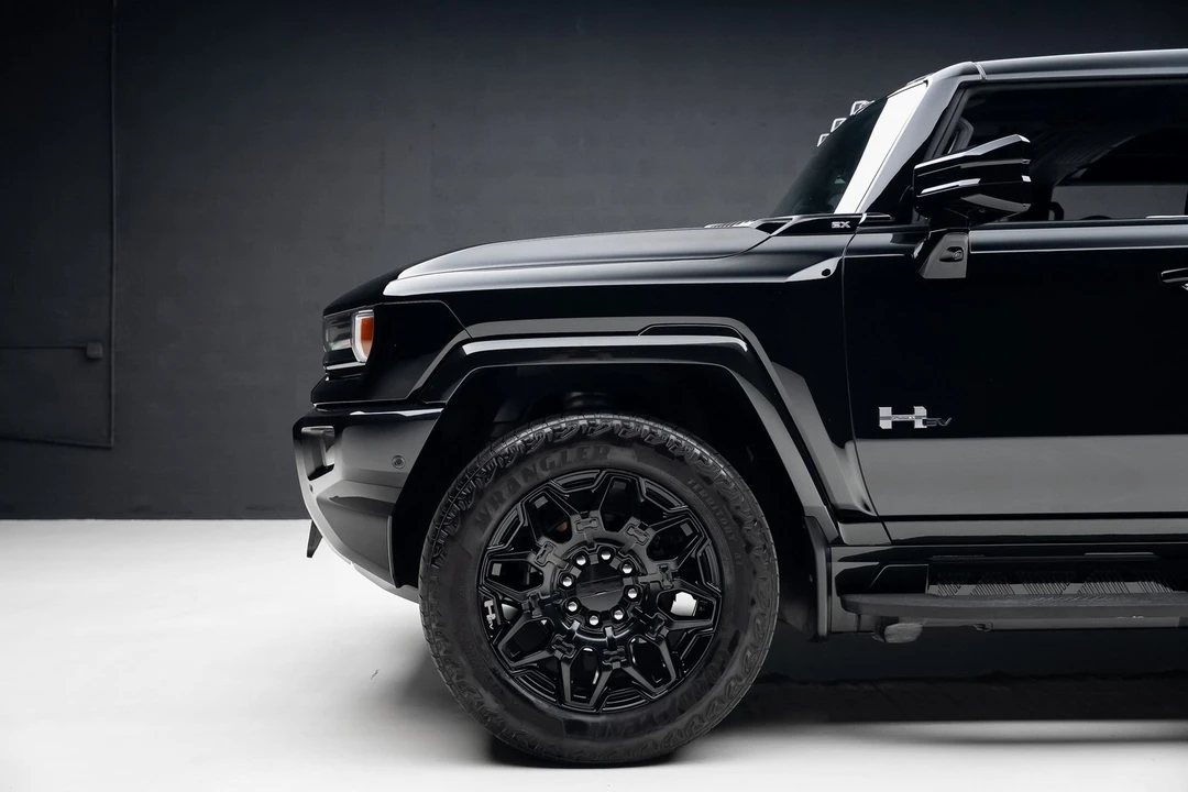 2024 GMC Hummer EV - Image 15 of 21