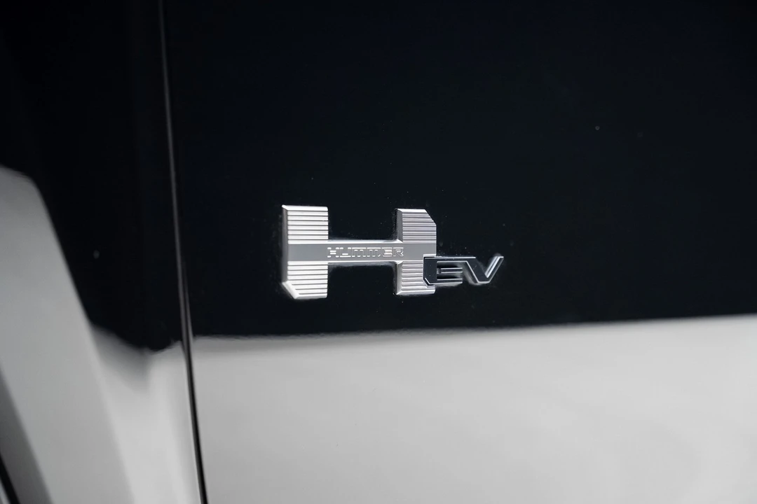 2024 GMC Hummer EV - Image 21 of 21