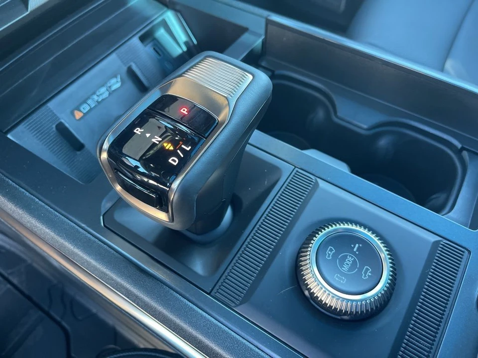 2024 GMC Hummer EV - Image 17 of 21
