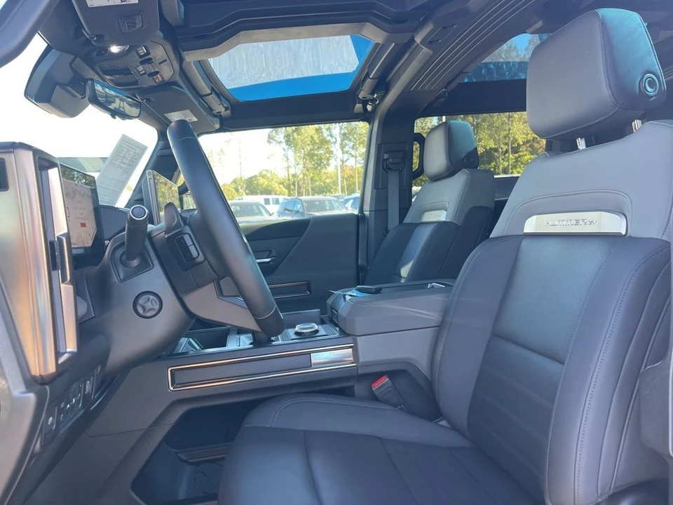 2024 GMC Hummer EV - Image 9 of 21