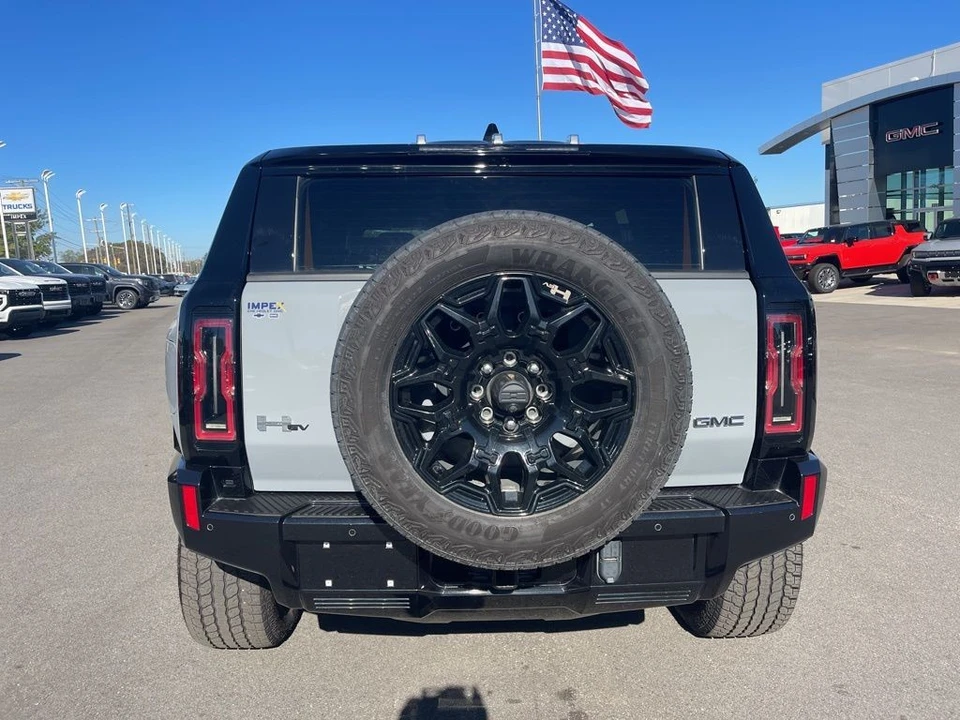 2024 GMC Hummer EV - Image 4 of 12
