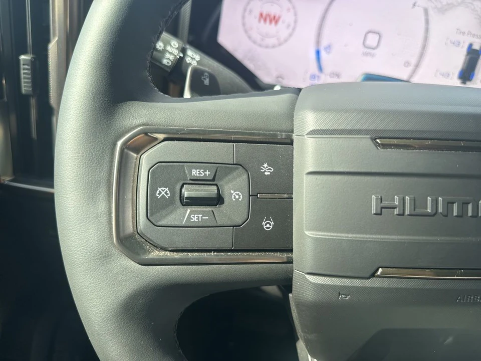 2024 GMC Hummer EV - Image 17 of 21