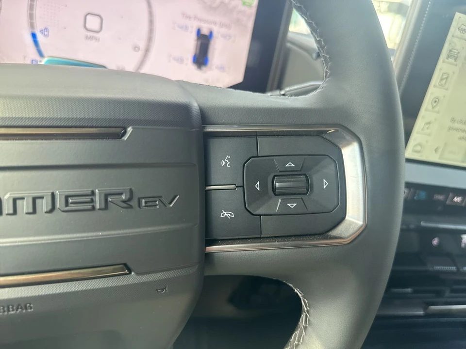 2024 GMC Hummer EV - Image 18 of 21