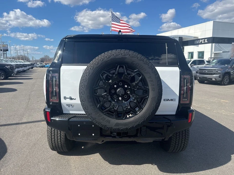 2024 GMC Hummer EV - Image 4 of 12