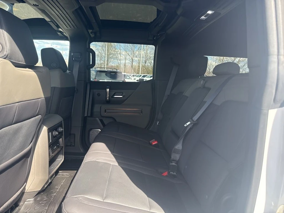 2024 GMC Hummer EV - Image 13 of 21