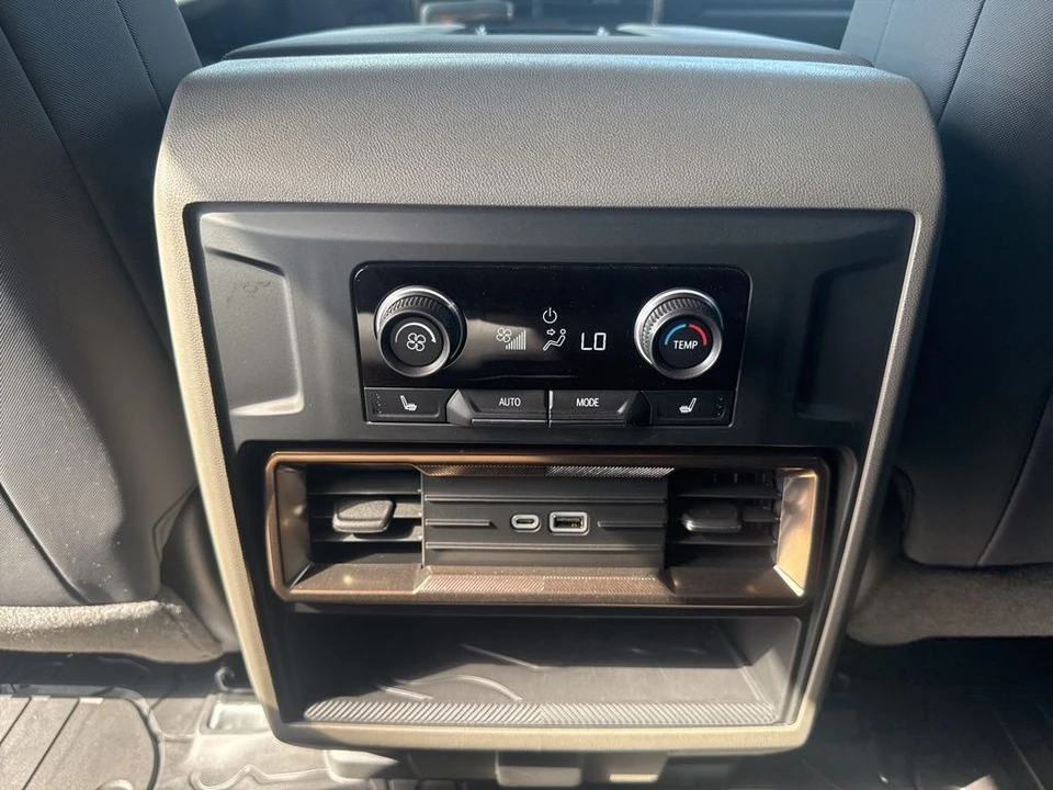 2024 GMC Hummer EV - Image 14 of 21