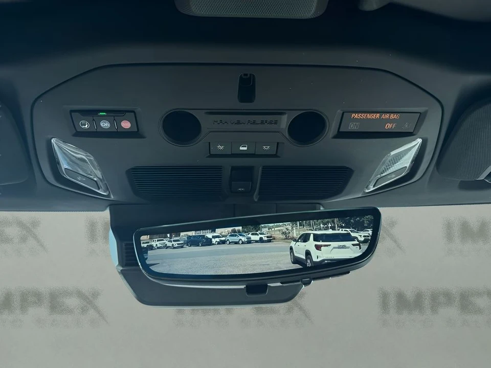 2024 GMC Hummer EV - Image 29 of 31