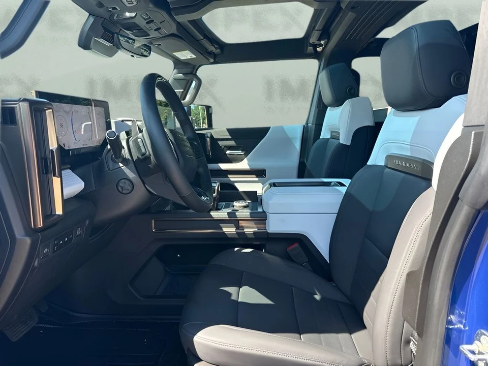2024 GMC Hummer EV - Image 9 of 31