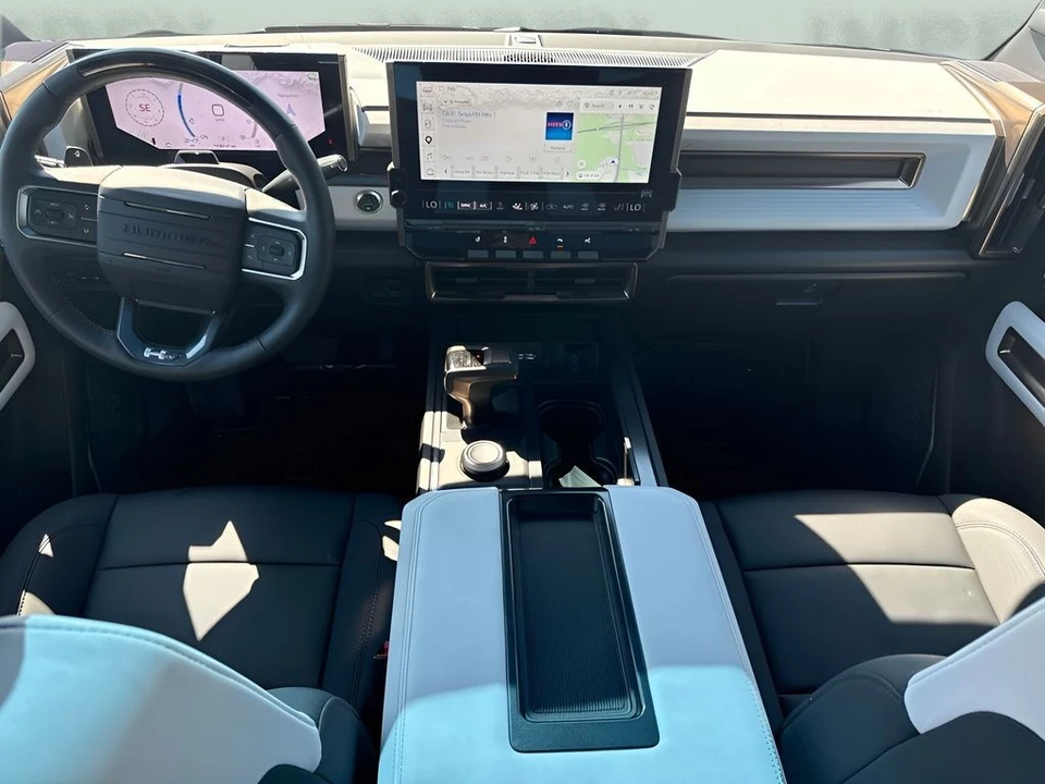 2024 GMC Hummer EV - Image 14 of 31