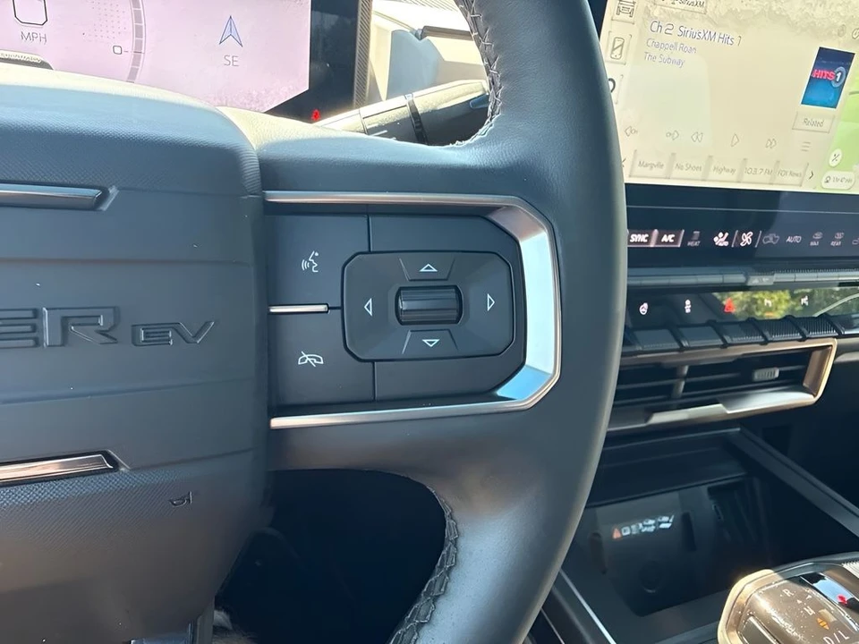 2024 GMC Hummer EV - Image 17 of 31
