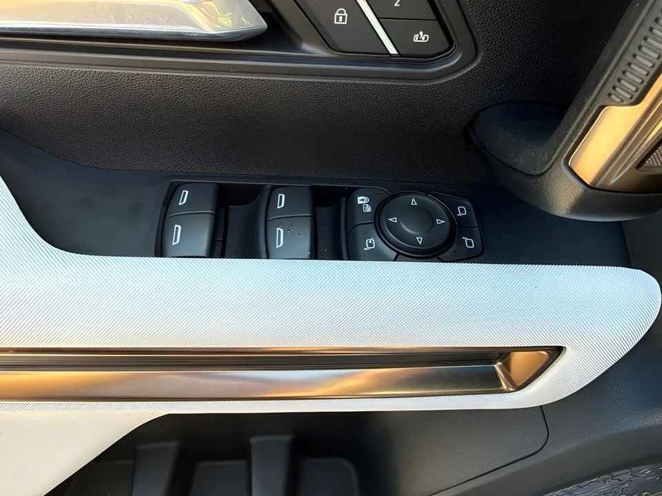 2024 GMC Hummer EV - Image 31 of 31